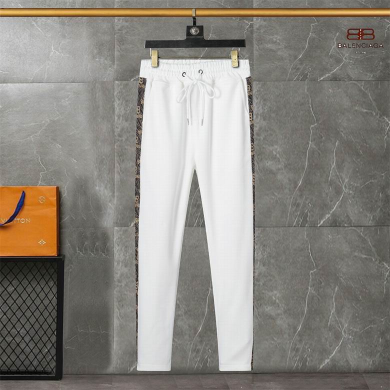 Les ensembles survêtement Balenciaga allient performance et style. Leur design avant-gardiste et leur qualité supérieure. Pas cher. Le moins cher.