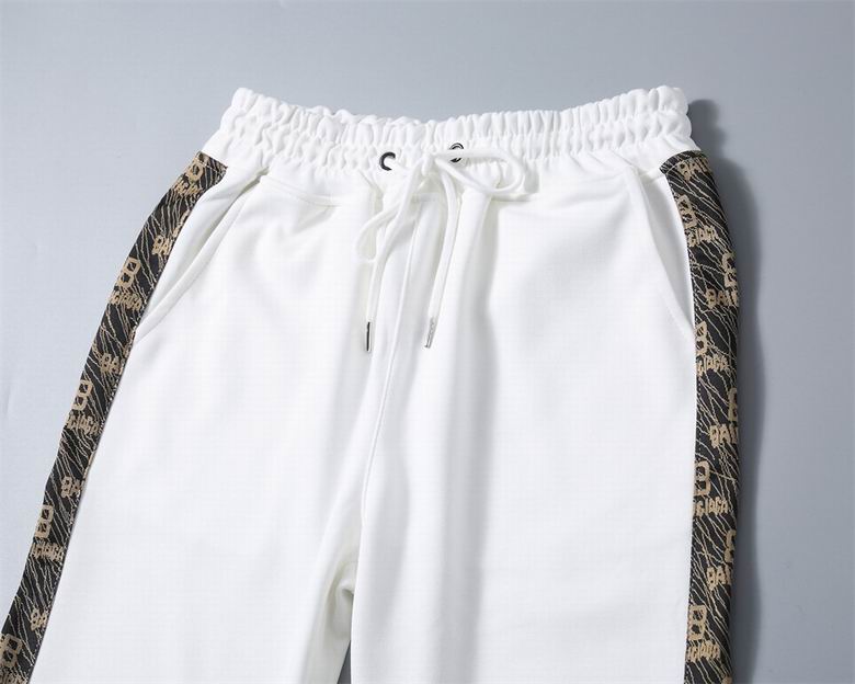 Les ensembles survêtement Balenciaga allient performance et style. Leur design avant-gardiste et leur qualité supérieure. Pas cher. Le moins cher.