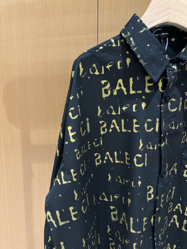 Les ensembles survêtement Balenciaga allient performance et style. Leur design avant-gardiste et leur qualité supérieure. Pas cher. Le moins cher.