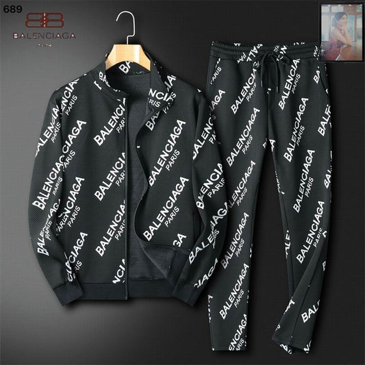 Les ensembles survêtement Balenciaga allient performance et style. Leur design avant-gardiste et leur qualité supérieure. Pas cher. Le moins cher.