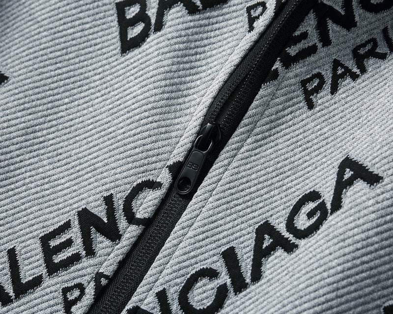 Les ensembles survêtement Balenciaga allient performance et style. Leur design avant-gardiste et leur qualité supérieure. Pas cher. Le moins cher.
