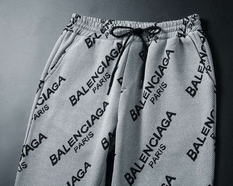 Les ensembles survêtement Balenciaga allient performance et style. Leur design avant-gardiste et leur qualité supérieure. Pas cher. Le moins cher.