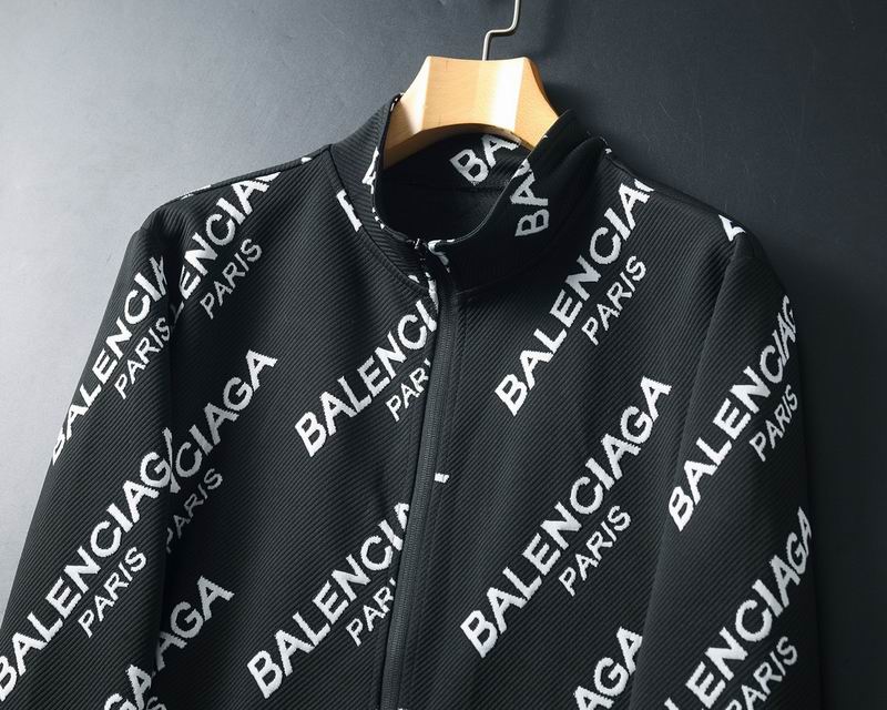 Les ensembles survêtement Balenciaga allient performance et style. Leur design avant-gardiste et leur qualité supérieure. Pas cher. Le moins cher.