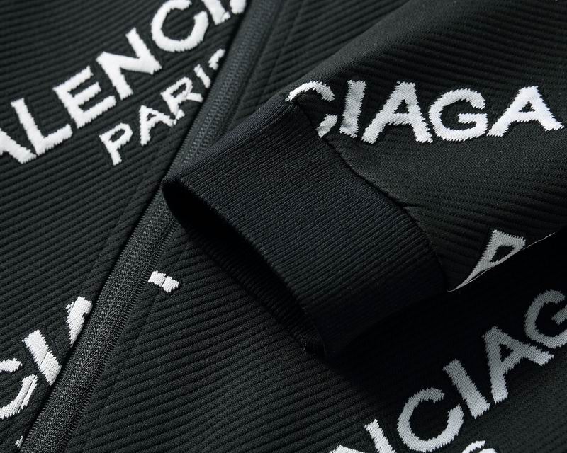 Les ensembles survêtement Balenciaga allient performance et style. Leur design avant-gardiste et leur qualité supérieure. Pas cher. Le moins cher.