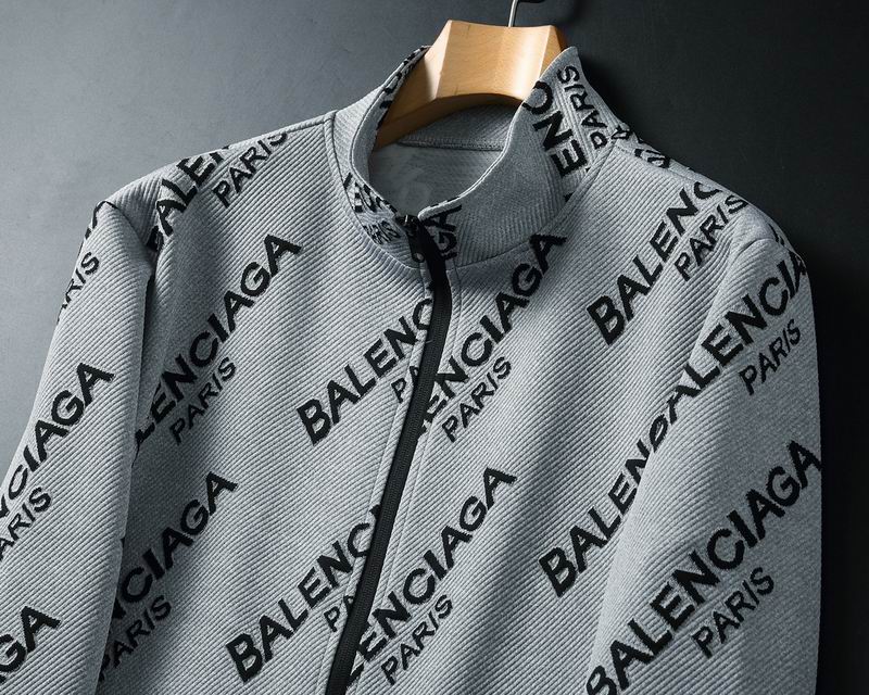 Les ensembles survêtement Balenciaga allient performance et style. Leur design avant-gardiste et leur qualité supérieure. Pas cher. Le moins cher.