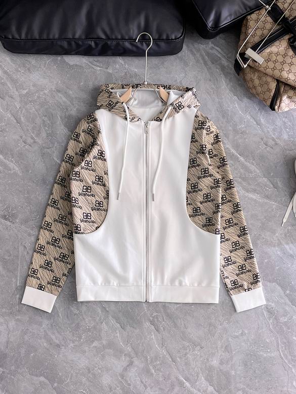 Les ensembles survêtement Balenciaga allient performance et style. Leur design avant-gardiste et leur qualité supérieure. Pas cher. Le moins cher.