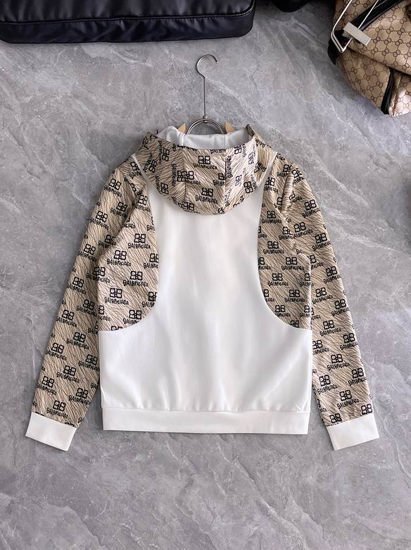 Les ensembles survêtement Balenciaga allient performance et style. Leur design avant-gardiste et leur qualité supérieure. Pas cher. Le moins cher.
