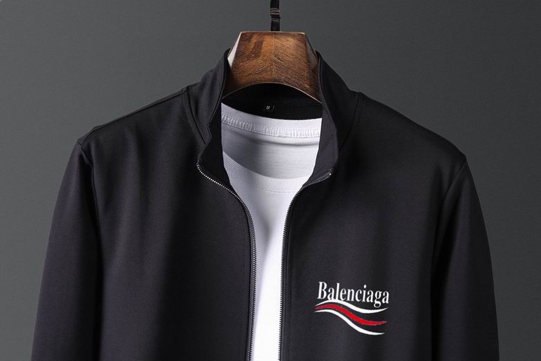 Les ensembles survêtement Balenciaga allient performance et style. Leur design avant-gardiste et leur qualité supérieure. Pas cher. Le moins cher.