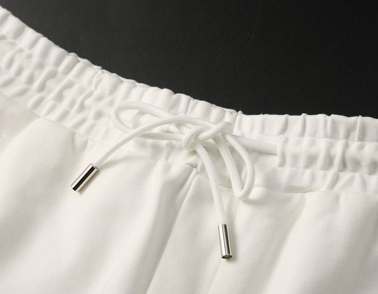 Les ensembles survêtement Balenciaga allient performance et style. Leur design avant-gardiste et leur qualité supérieure. Pas cher. Le moins cher.