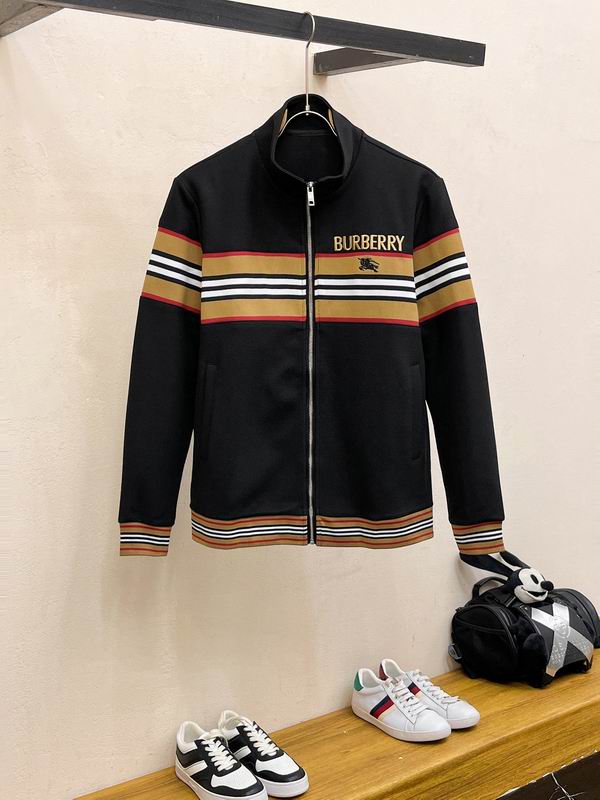 Les ensembles survêtement Burberry combinent performance et style. Leur design sophistiqué. Pas cher.le moins cher.