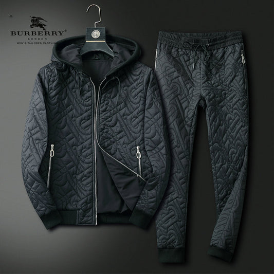 Les ensembles survêtement Burberry combinent performance et style. Leur design sophistiqué. Pas cher.le moins cher.