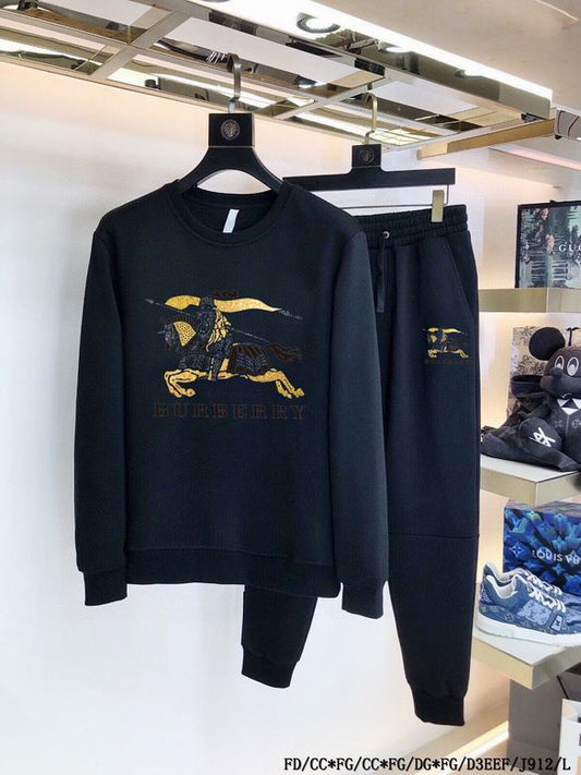 Les ensembles survêtement Burberry combinent performance et style. Leur design sophistiqué. Pas cher.le moins cher.