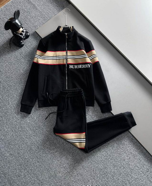 Les ensembles survêtement Burberry combinent performance et style. Leur design sophistiqué. Pas cher.le moins cher.