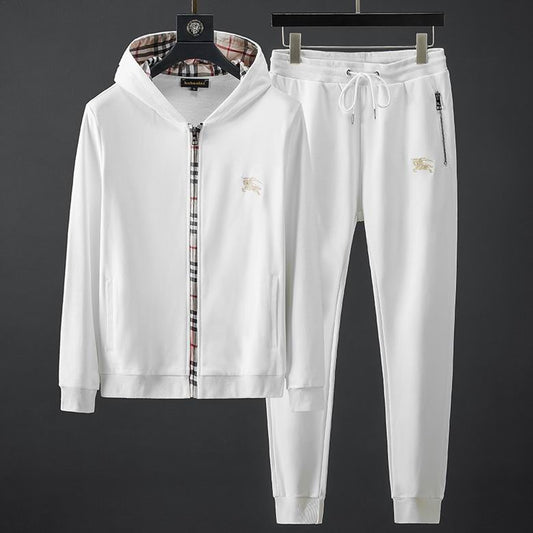 Les ensembles survêtement Burberry combinent performance et style. Leur design sophistiqué. Pas cher.le moins cher.