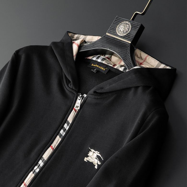 Les ensembles survêtement Burberry combinent performance et style. Leur design sophistiqué. Pas cher.le moins cher.