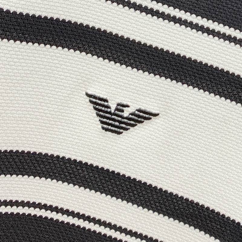 Les polos Armani pour homme reflètent l’élégance raffinée et le savoir-faire emblématique de la maison italienne. Au meilleur prix 
