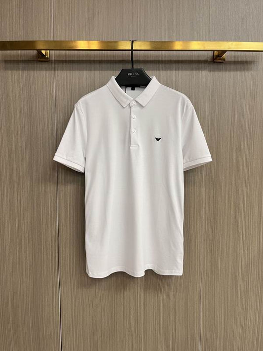 Les polos Armani pour homme reflètent l’élégance raffinée et le savoir-faire emblématique de la maison italienne. Au meilleur prix 