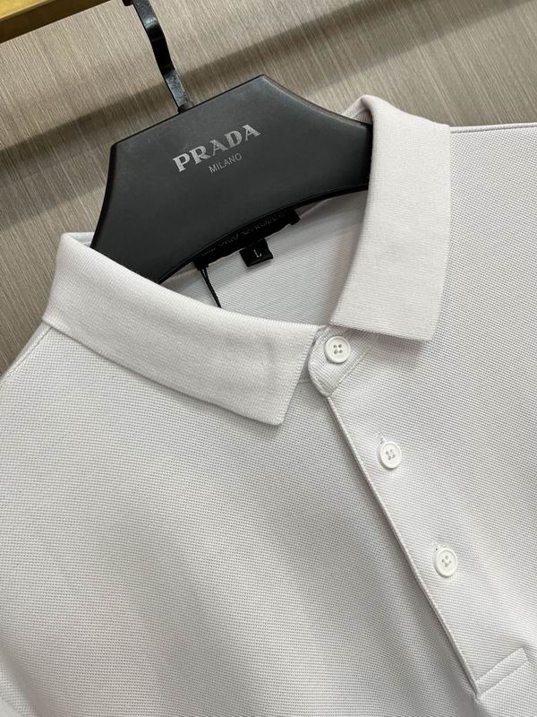Les polos Armani pour homme reflètent l’élégance raffinée et le savoir-faire emblématique de la maison italienne. Au meilleur prix 