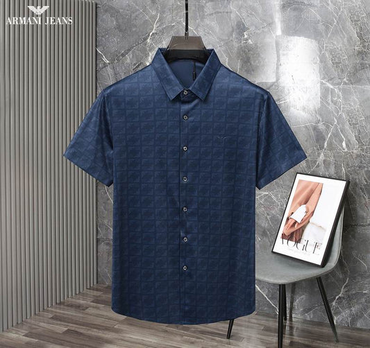 Les polos Armani pour homme reflètent l’élégance raffinée et le savoir-faire emblématique de la maison italienne. Au meilleur prix 
