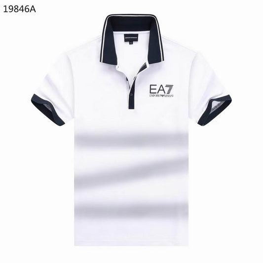 Les polos Armani pour homme reflètent l’élégance raffinée et le savoir-faire emblématique de la maison italienne. Au meilleur prix 