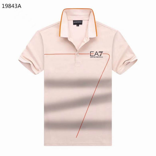 Les polos Armani pour homme reflètent l’élégance raffinée et le savoir-faire emblématique de la maison italienne. Au meilleur prix 