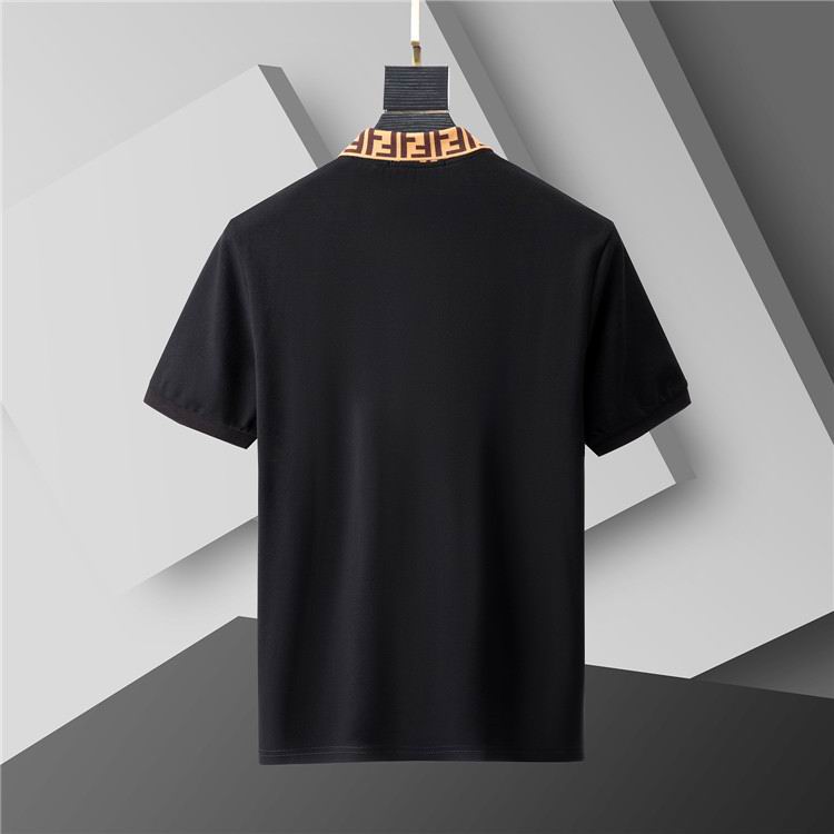 Les polos T-shirt Fendi pour homme incarnent l’élégance italienne avec une touche de modernité , caractéristiques de la maison Fendi. Au meilleur prix 