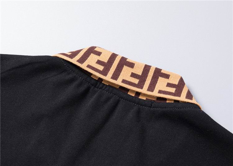 Les polos T-shirt Fendi pour homme incarnent l’élégance italienne avec une touche de modernité , caractéristiques de la maison Fendi. Au meilleur prix 