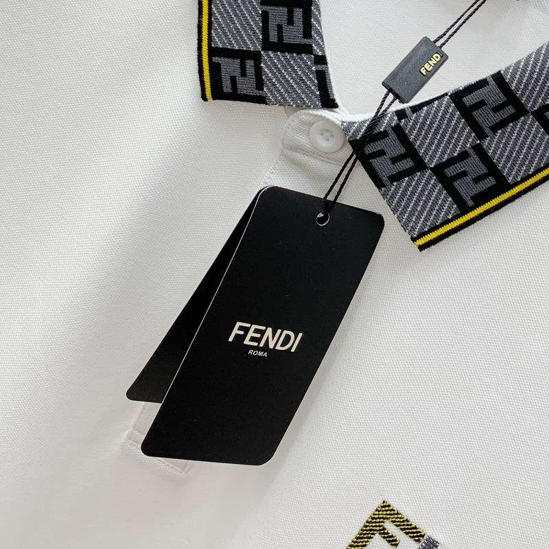 Les polos T-shirt Fendi pour homme incarnent l’élégance italienne avec une touche de modernité , caractéristiques de la maison Fendi. Au meilleur prix 