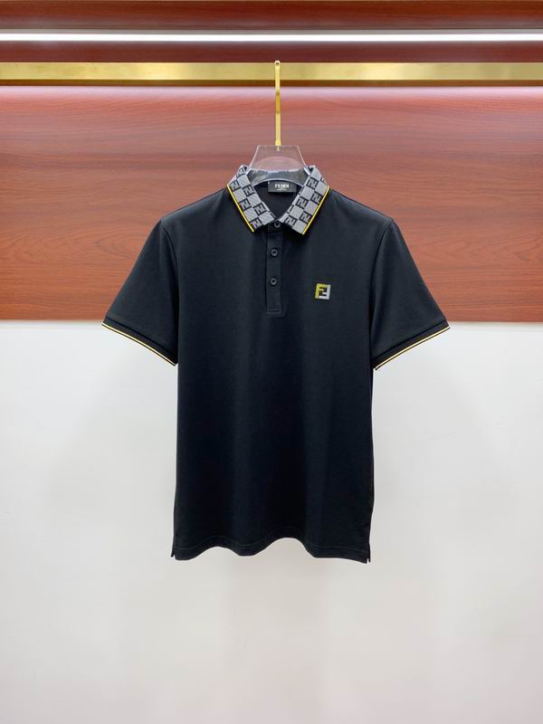 Les polos T-shirt Fendi pour homme incarnent l’élégance italienne avec une touche de modernité , caractéristiques de la maison Fendi. Au meilleur prix 