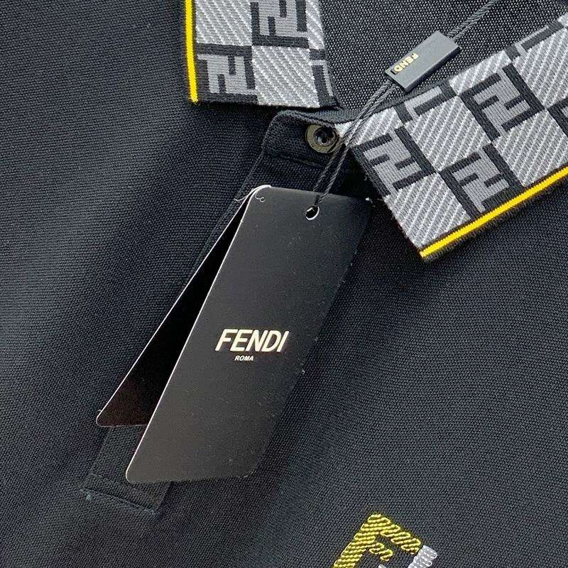 Les polos T-shirt Fendi pour homme incarnent l’élégance italienne avec une touche de modernité , caractéristiques de la maison Fendi. Au meilleur prix 
