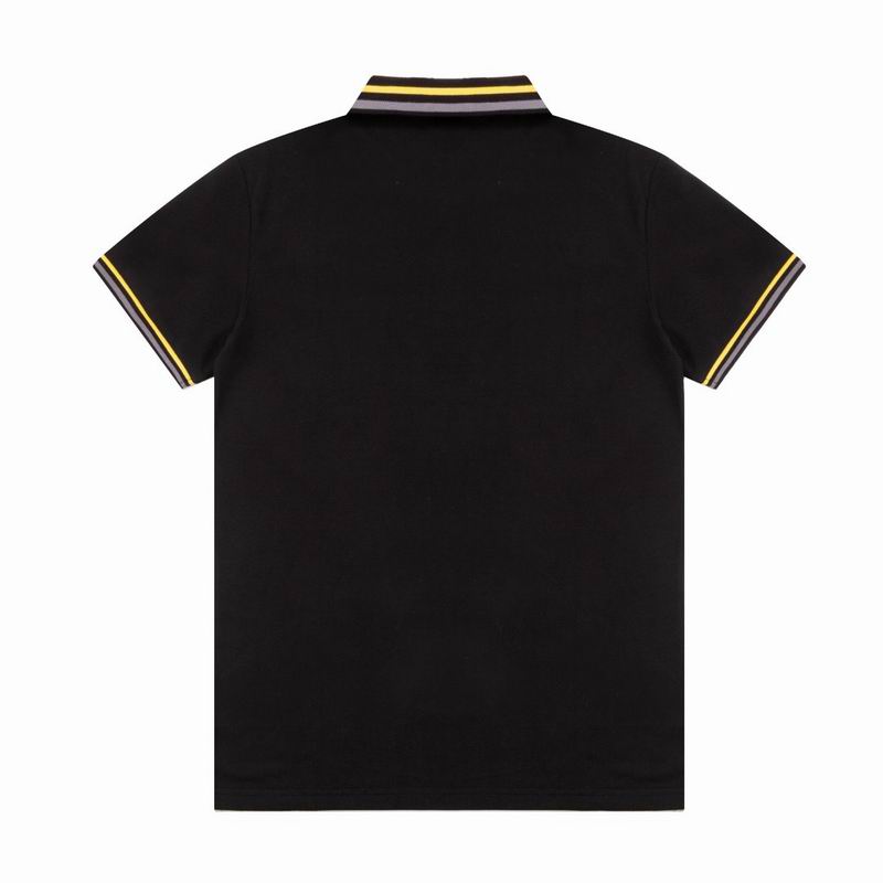 Les polos T-shirt Fendi pour homme incarnent l’élégance italienne avec une touche de modernité , caractéristiques de la maison Fendi. Au meilleur prix 