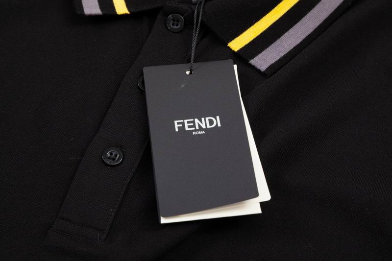Les polos T-shirt Fendi pour homme incarnent l’élégance italienne avec une touche de modernité , caractéristiques de la maison Fendi. Au meilleur prix 