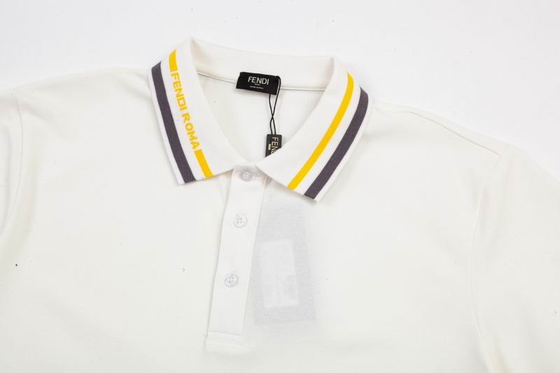 Les polos T-shirt Fendi pour homme incarnent l’élégance italienne avec une touche de modernité , caractéristiques de la maison Fendi. Au meilleur prix 