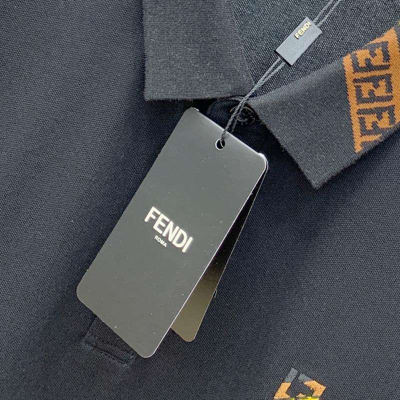 Les polos T-shirt Fendi pour homme incarnent l’élégance italienne avec une touche de modernité , caractéristiques de la maison Fendi. Au meilleur prix 