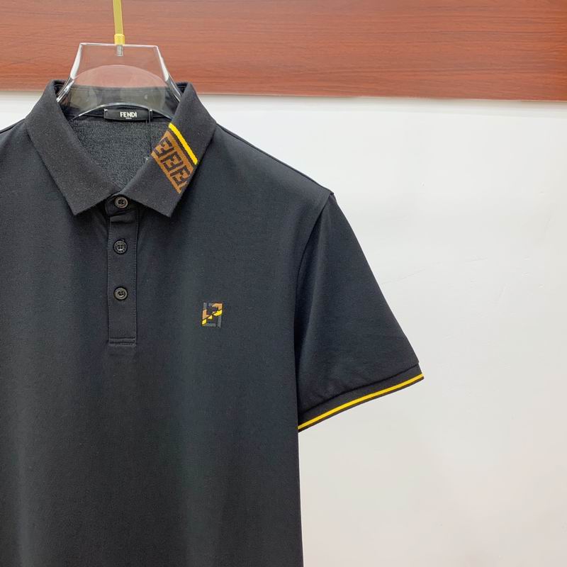 Les polos T-shirt Fendi pour homme incarnent l’élégance italienne avec une touche de modernité , caractéristiques de la maison Fendi. Au meilleur prix 