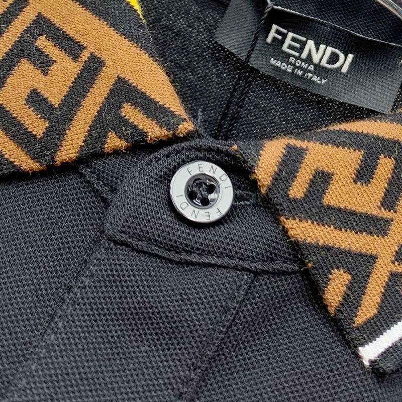 Les polos T-shirt Fendi pour homme incarnent l’élégance italienne avec une touche de modernité , caractéristiques de la maison Fendi. Au meilleur prix 