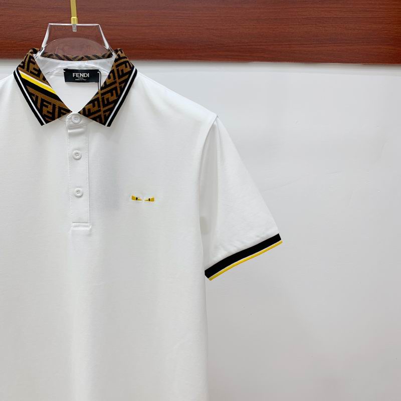 Les polos T-shirt Fendi pour homme incarnent l’élégance italienne avec une touche de modernité , caractéristiques de la maison Fendi. Au meilleur prix 