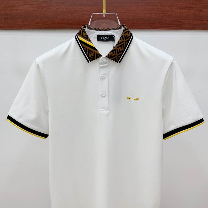 Les polos T-shirt Fendi pour homme incarnent l’élégance italienne avec une touche de modernité , caractéristiques de la maison Fendi. Au meilleur prix 