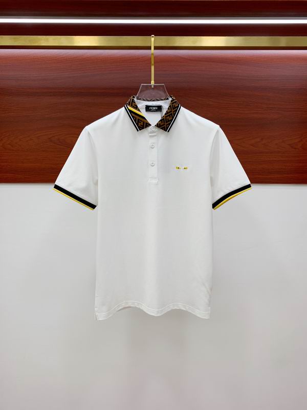 Les polos T-shirt Fendi pour homme incarnent l’élégance italienne avec une touche de modernité , caractéristiques de la maison Fendi. Au meilleur prix 