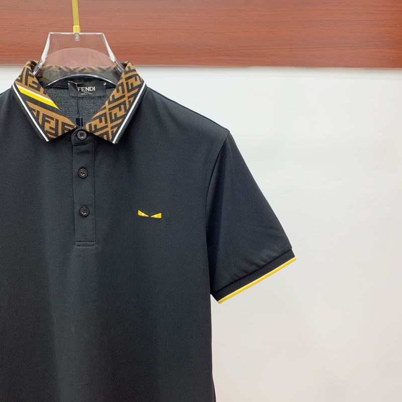 Les polos T-shirt Fendi pour homme incarnent l’élégance italienne avec une touche de modernité , caractéristiques de la maison Fendi. Au meilleur prix 