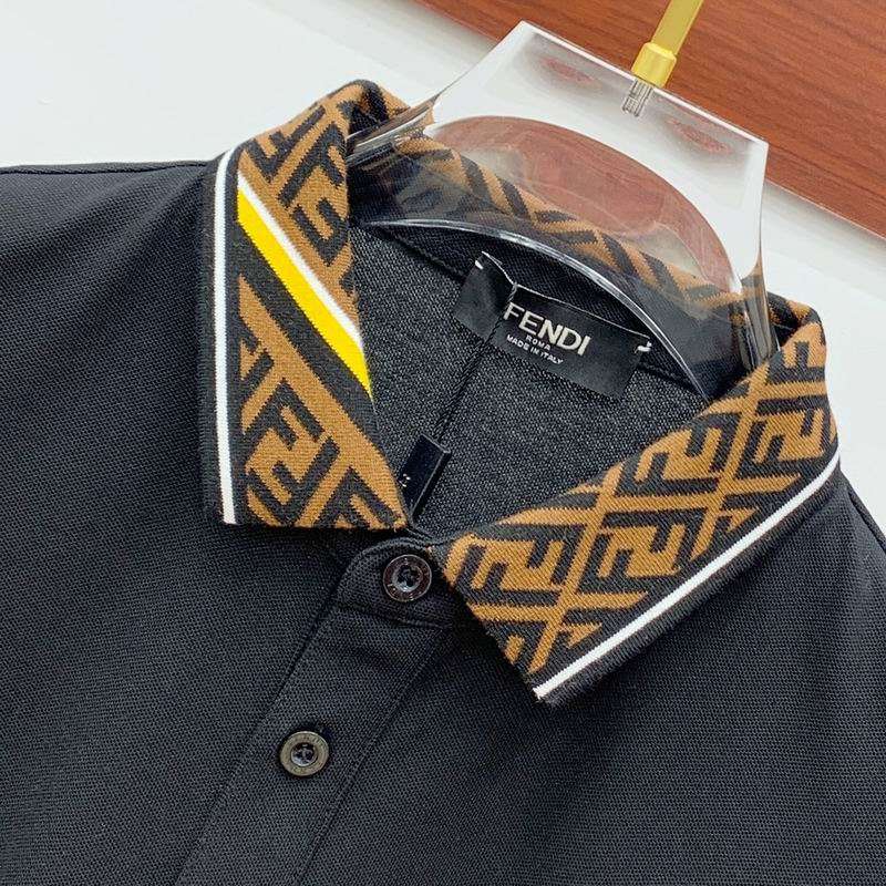 Les polos T-shirt Fendi pour homme incarnent l’élégance italienne avec une touche de modernité , caractéristiques de la maison Fendi. Au meilleur prix 