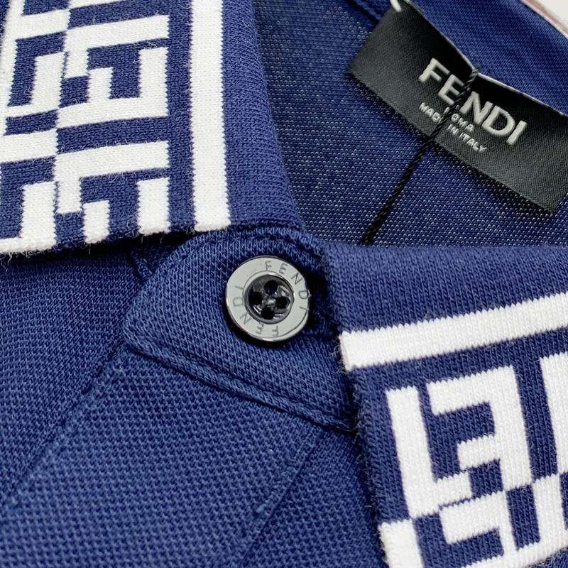 Les polos T-shirt Fendi pour homme incarnent l’élégance italienne avec une touche de modernité , caractéristiques de la maison Fendi. Au meilleur prix 