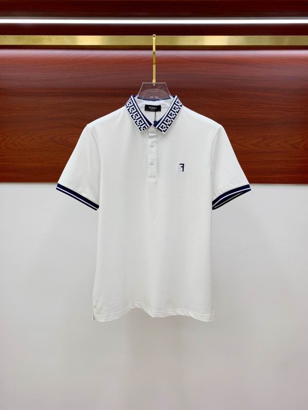 Les polos T-shirt Fendi pour homme incarnent l’élégance italienne avec une touche de modernité , caractéristiques de la maison Fendi. Au meilleur prix 