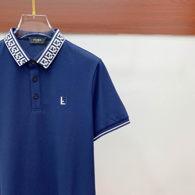 Les polos T-shirt Fendi pour homme incarnent l’élégance italienne avec une touche de modernité , caractéristiques de la maison Fendi. Au meilleur prix 