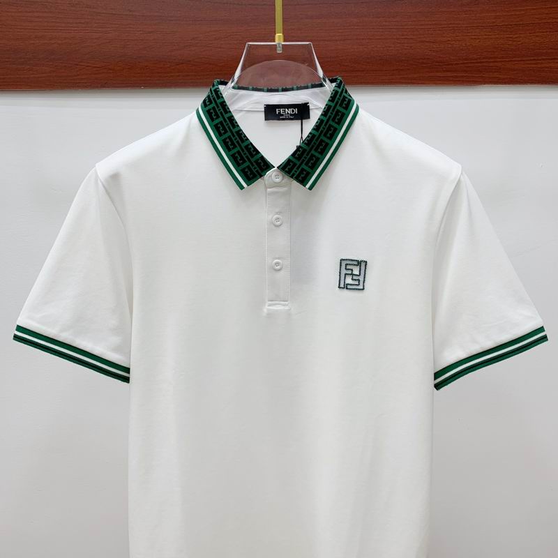 Les polos T-shirt Fendi pour homme incarnent l’élégance italienne avec une touche de modernité , caractéristiques de la maison Fendi. Au meilleur prix 