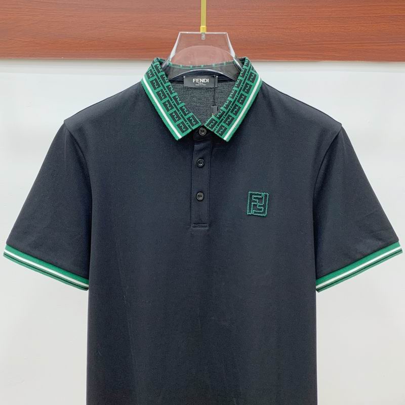 Les polos T-shirt Fendi pour homme incarnent l’élégance italienne avec une touche de modernité , caractéristiques de la maison Fendi. Au meilleur prix 