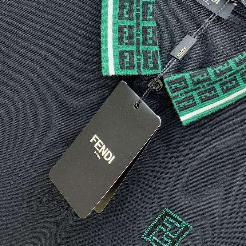 Les polos T-shirt Fendi pour homme incarnent l’élégance italienne avec une touche de modernité , caractéristiques de la maison Fendi. Au meilleur prix 