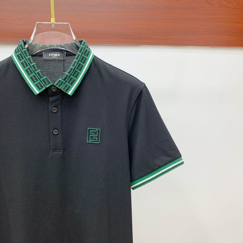 Les polos T-shirt Fendi pour homme incarnent l’élégance italienne avec une touche de modernité , caractéristiques de la maison Fendi. Au meilleur prix 