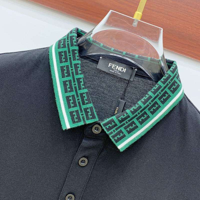 Les polos T-shirt Fendi pour homme incarnent l’élégance italienne avec une touche de modernité , caractéristiques de la maison Fendi. Au meilleur prix 