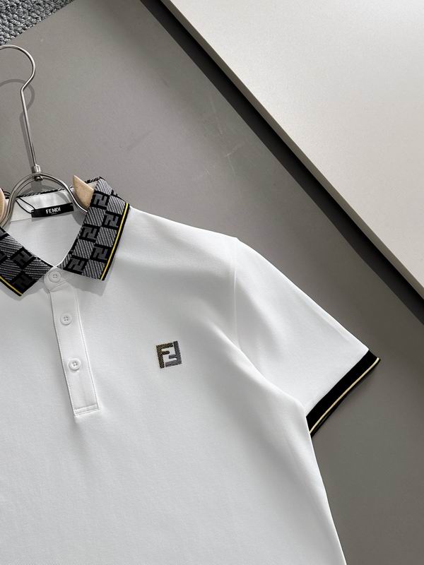 Les polos T-shirt Fendi pour homme incarnent l’élégance italienne avec une touche de modernité , caractéristiques de la maison Fendi. Au meilleur prix 